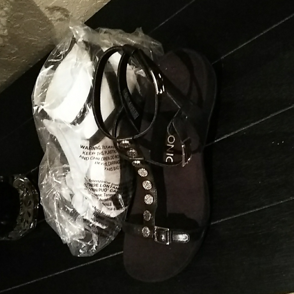 New Vionic Leather Multi-Strap Sandals - Hailey